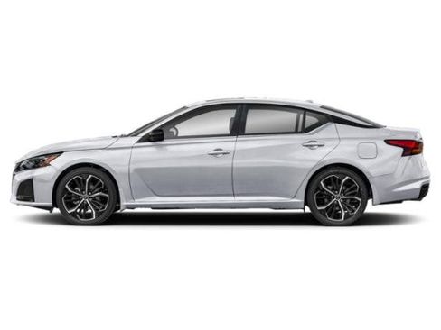 Used 2025 Nissan Altima 2.5 SR FWD image 6
