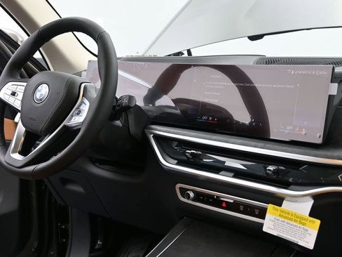 New 2025 BMW X7 xDrive40i image 27