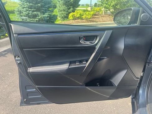 Used 2017 Toyota Corolla SE w/ Carpet Mat Package (TMS) FWD image 9