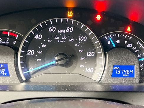 Used 2015 Toyota Camry LE image 23