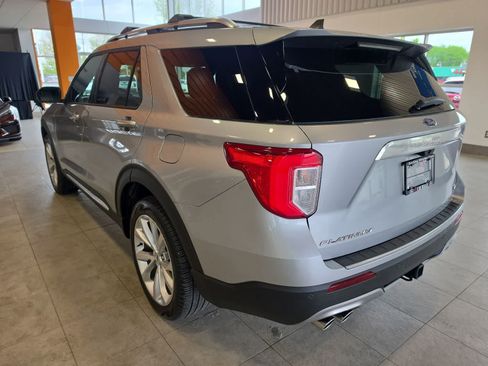 Used 2023 Ford Explorer Platinum w/ Technology Package AWD/4WD image 11