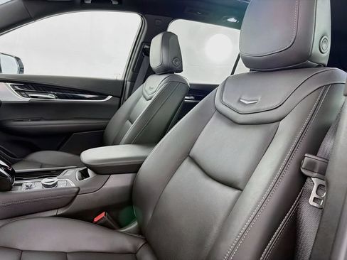 Used 2025 Cadillac XT6 Premium Luxury FWD image 34