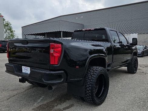 Used 2026 Chevrolet Silverado 3500 High Country w/ High Country Premium Package AWD/4WD image 9