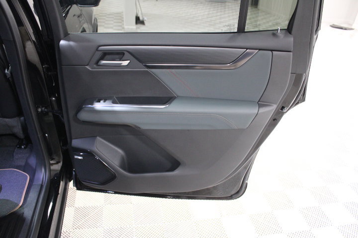 New 2026 GMC Acadia AT4 w/ Luxury Package AWD/4WD image 29