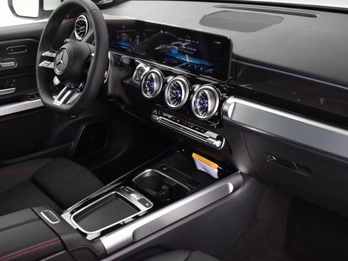 New 2025 Mercedes-Benz GLB 35 AMG 4MATIC image 14