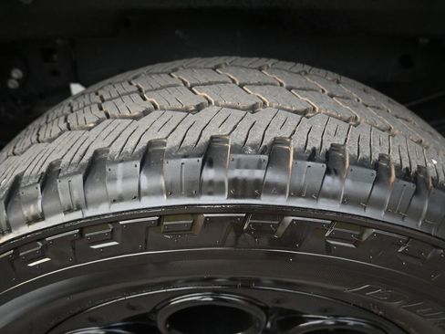 Used 2025 Ford F350 XLT w/ Black Appearance Package image 13