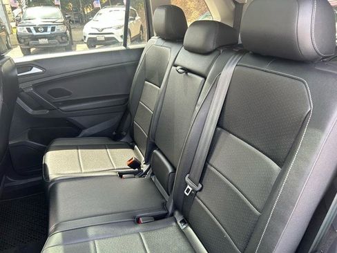 Used 2019 Volkswagen Tiguan SE w/ Panoramic Sunroof Package image 15