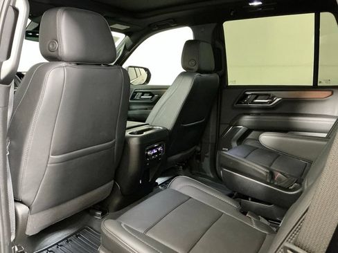 Used 2025 GMC Yukon Denali w/ Sun & Power Step Package AWD/4WD image 23