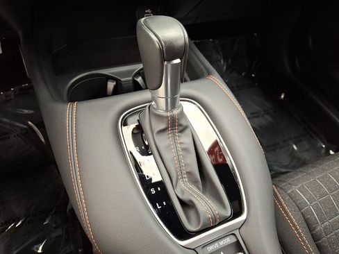 Used 2024 Honda HR-V Sport image 12