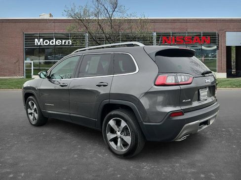 Used 2019 Jeep Cherokee Limited w/ Luxury Group image 2