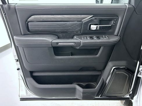 New 2026 RAM 2500 Limited AWD/4WD image 10