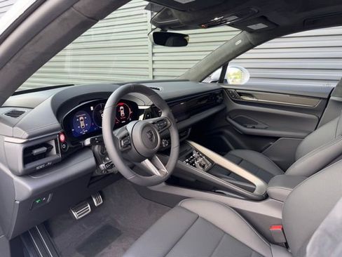 New 2025 Porsche Macan Turbo Electric image 4