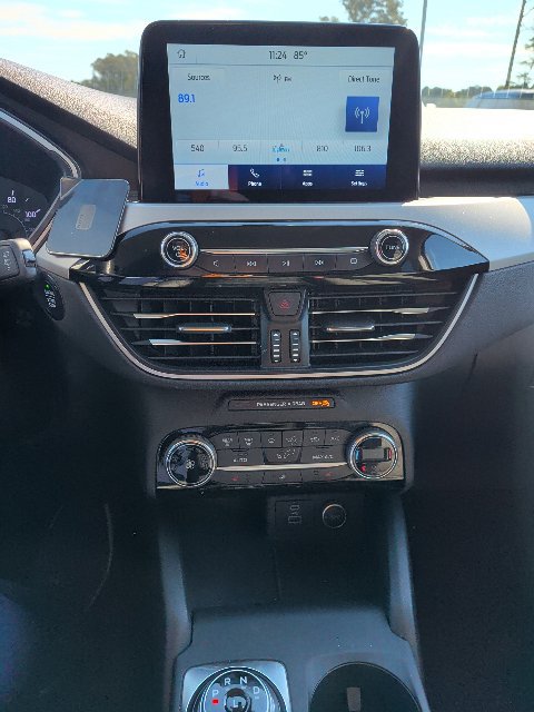 Used 2021 Ford Escape SE w/ SE Sport Appearance Package FWD image 16