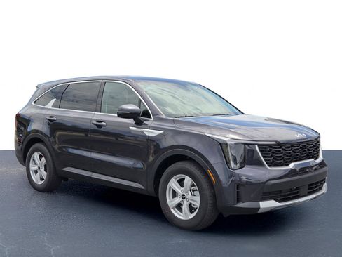 New 2025 Kia Sorento LX image 5
