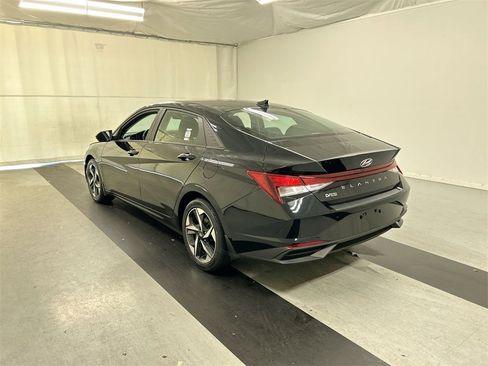 Used 2023 Hyundai Elantra SEL w/ Convenience Package image 7