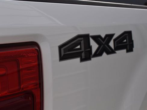 Used 2022 Ford F250 Lariat w/ Black Appearance Package image 18