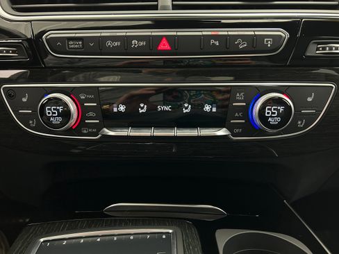 Used 2017 Audi Q7 3.0T Prestige w/ Prestige Package AWD/4WD image 10