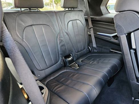 Used 2022 BMW X7 xDrive40i w/ M Sport Package image 21