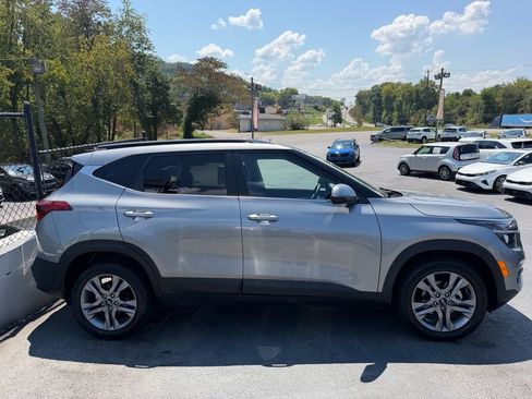 Used 2023 Kia Seltos S FWD image 6