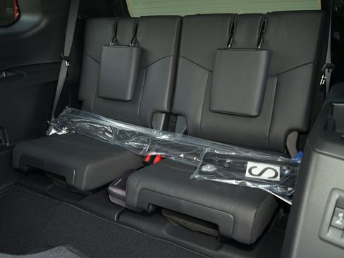 Used 2026 Lexus GX 550 image 33