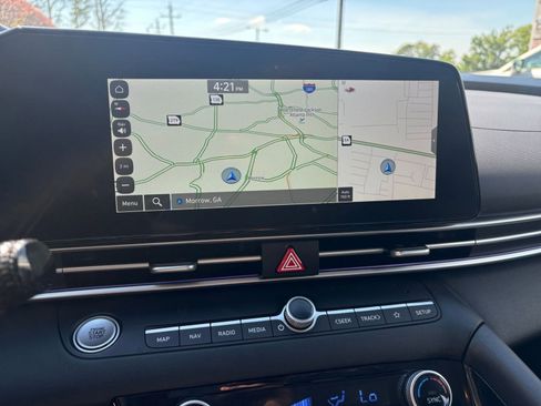 Used 2025 Hyundai Elantra SEL FWD image 26