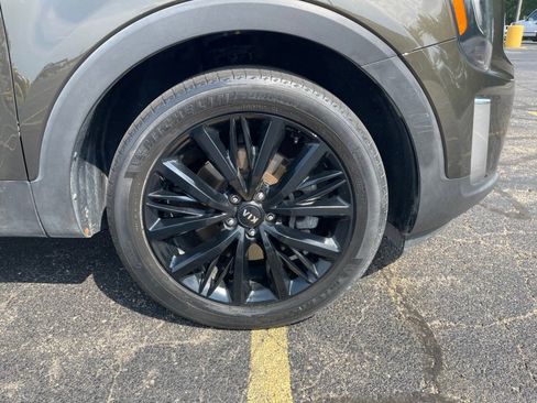 Used 2020 Kia Telluride SX w/ SX Prestige Package image 16