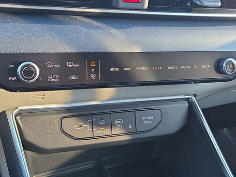 New 2026 Kia Carnival EX image 26