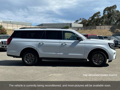 Used 2025 Ford Expedition Max Active AWD/4WD image 7