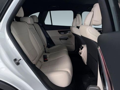 Used 2026 Mercedes-Benz GLC 300 image 24