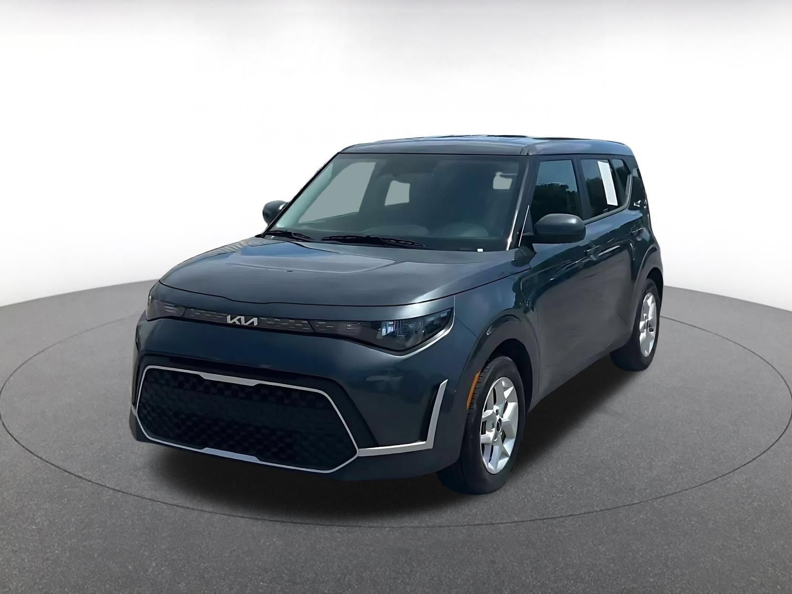 Used 2025 Kia Soul LX w/ LX Technology Package FWD image 6