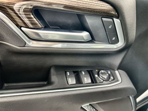 Used 2025 Chevrolet Silverado 2500 LT w/ Convenience Package image 15