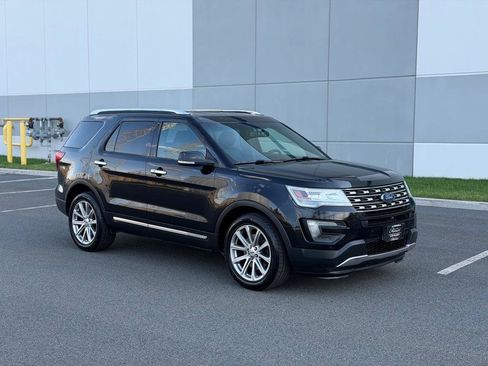 Used 2016 Ford Explorer Limited image 3