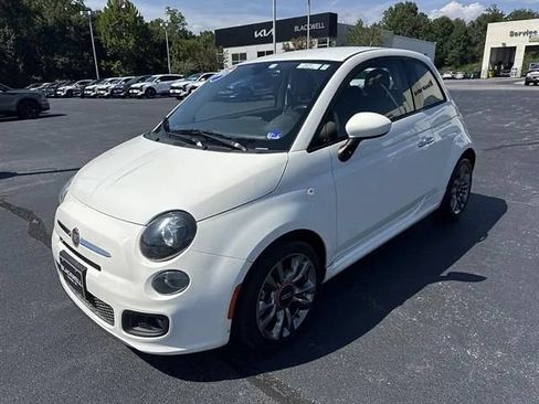 Used 2017 FIAT 500 Pop w/ Sport Appearance Package FWD image 3