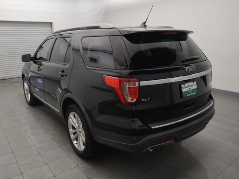 Used 2018 Ford Explorer XLT w/ Equipment Group 202A FWD image 5