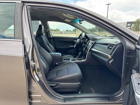 Used 2015 Toyota Camry SE w/ Protection Package FWD image 10