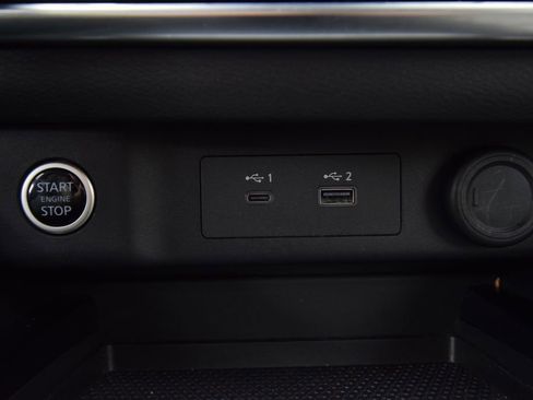 Used 2023 Nissan Rogue SV image 31