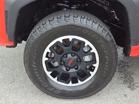 Used 2024 Toyota Tacoma TRD Off-Road AWD/4WD image 7