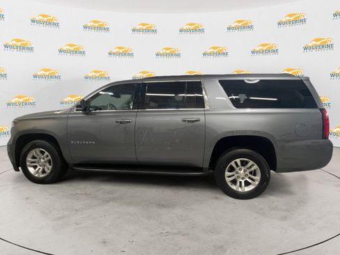 Used 2019 Chevrolet Suburban LT image 2