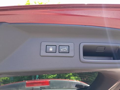 Certified 2025 Subaru Forester Touring AWD/4WD image 38