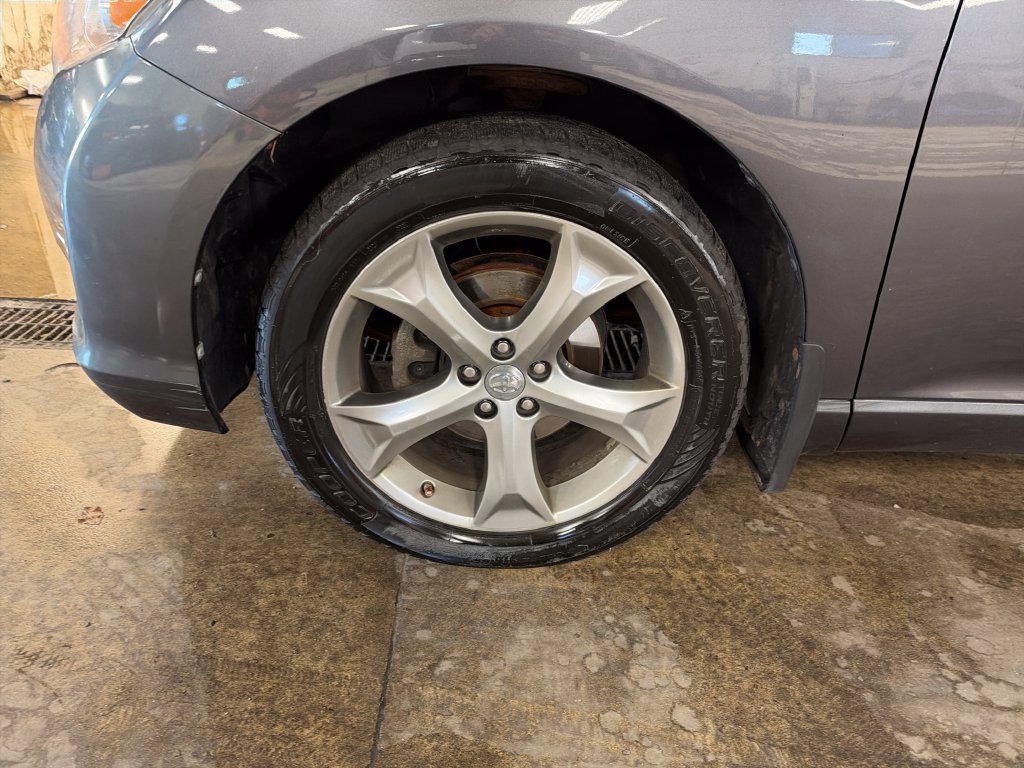 Used 2015 Toyota Venza AWD image 10