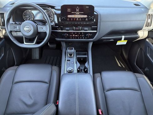 Certified 2025 Nissan Pathfinder SL AWD/4WD image 2