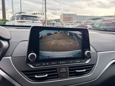Certified 2025 Nissan Altima 2.5 SR FWD image 22