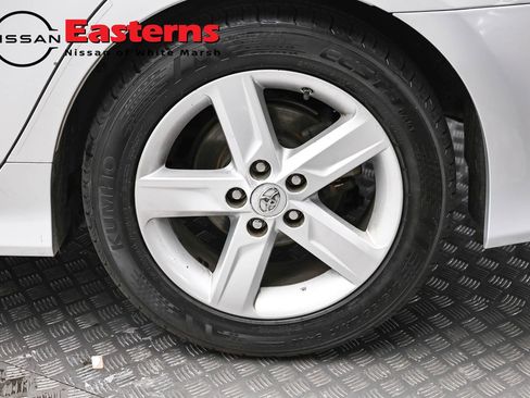 Used 2014 Toyota Camry SE FWD image 8