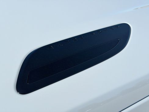 New 2026 Land Rover Range Rover Velar Dynamic SE AWD/4WD image 43