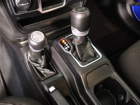 Used 2023 Jeep Wrangler Sport AWD/4WD image 7