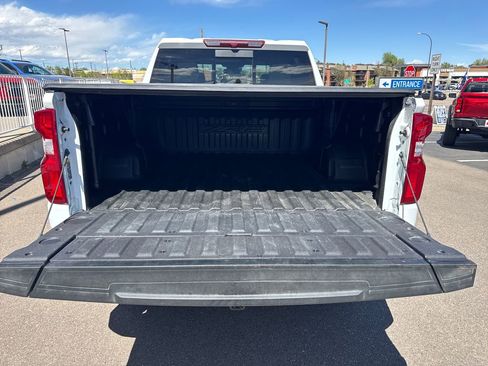 Used 2024 Chevrolet Silverado 1500 ZR2 image 22