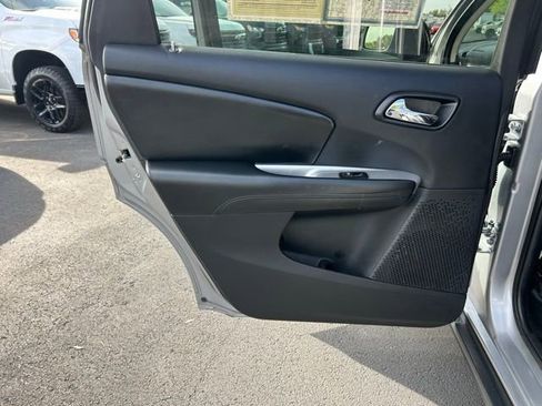 Used 2015 Dodge Journey SXT w/ Flexible Seating Group image 13