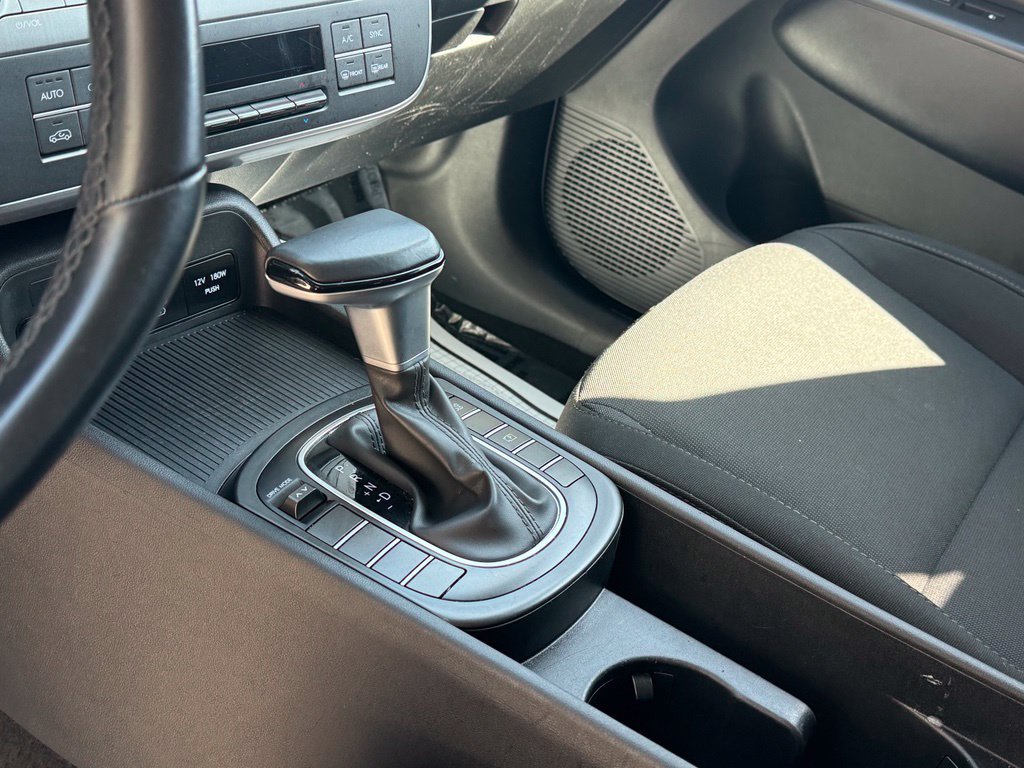 Used 2024 Hyundai Kona SEL FWD image 15