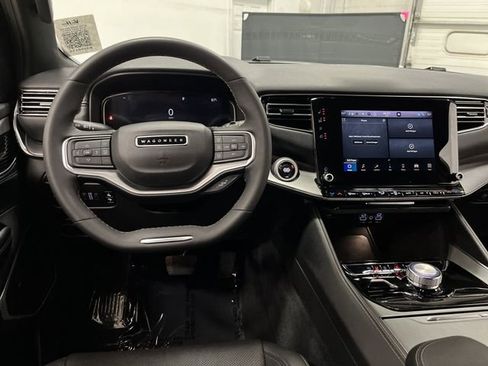 Used 2024 Jeep Wagoneer Series II image 5