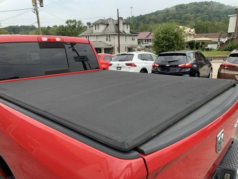 Used 2016 RAM 2500 SLT w/ Luxury Group AWD/4WD image 8